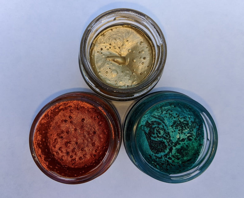 Zuri Metallic Wax Pastes come in Venetian Gold, Phoenix Blaze and Bora Bora to add shimmer and shine to any DIY project.